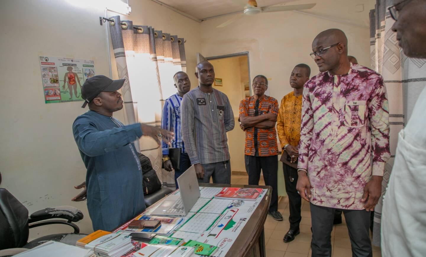 Visite du ministre de l’Énergie, des Mines et des Carrières à l’ONG ORCADE