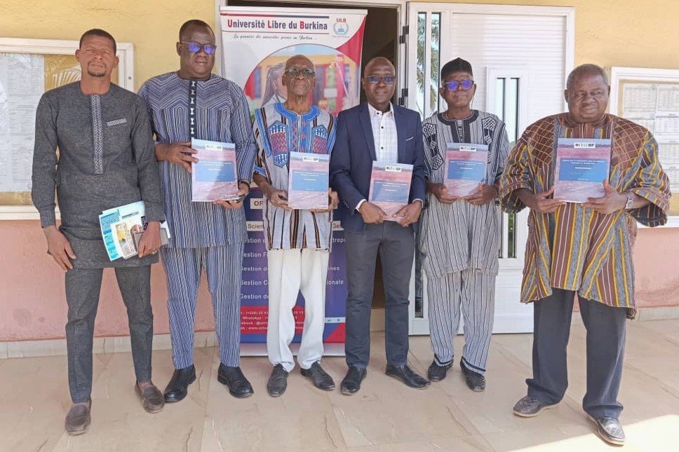 Le Rapport ITIE 2024 désormais disponible dans les bibliothèques de l’École Supérieure de Commerce et de l’Université Libre du Burkina