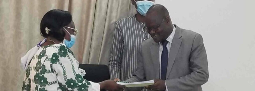 Gouvernance extractive : le Comité de pilotage de l’ITIE-Burkina Faso remet officiellement le Rapport ITIE 2024 au ministre de l’Économie et des Finances